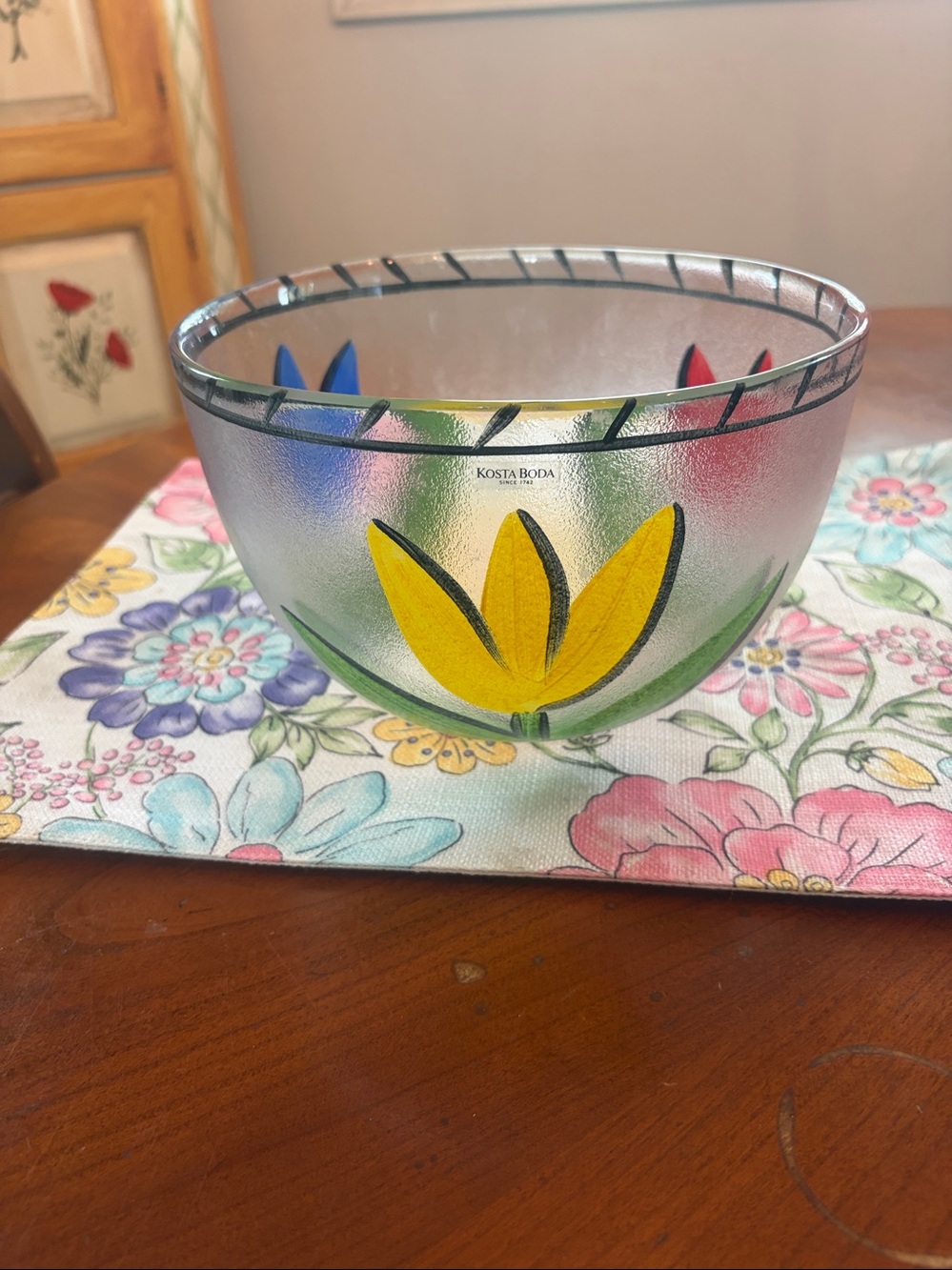 Kosta Boda Tulip Serving Bowl Signed-Artist Ulrica Hydman Vallien 8.5” Diameter